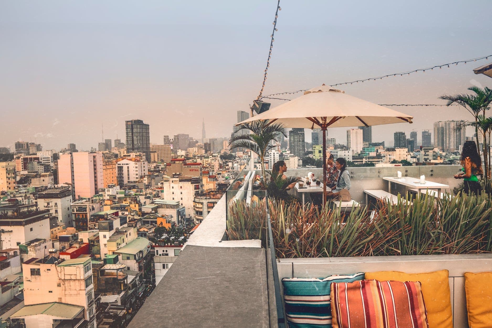 banana mama rooftop bui vien hcmc saigon vietnam