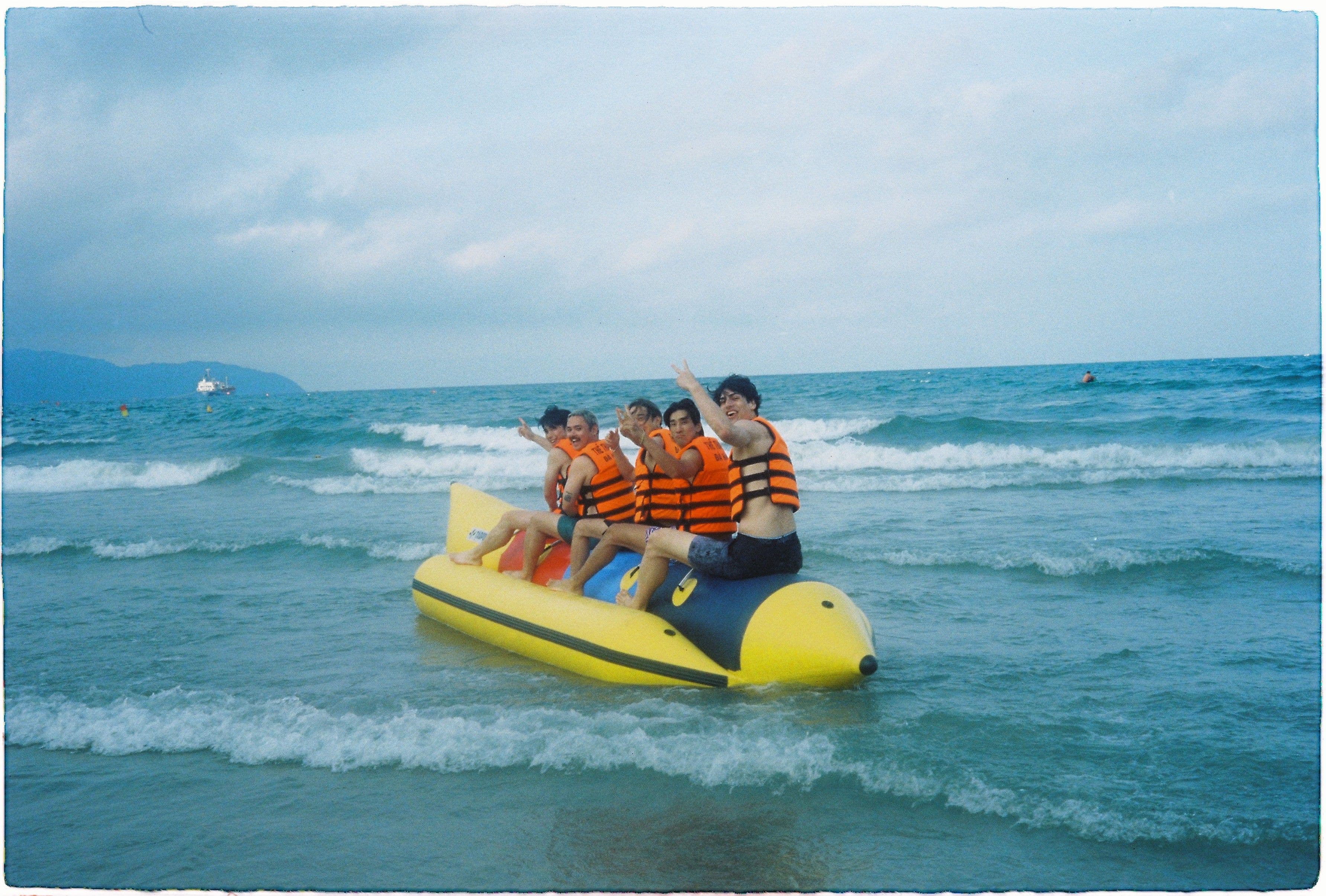 banana boat boys in danang