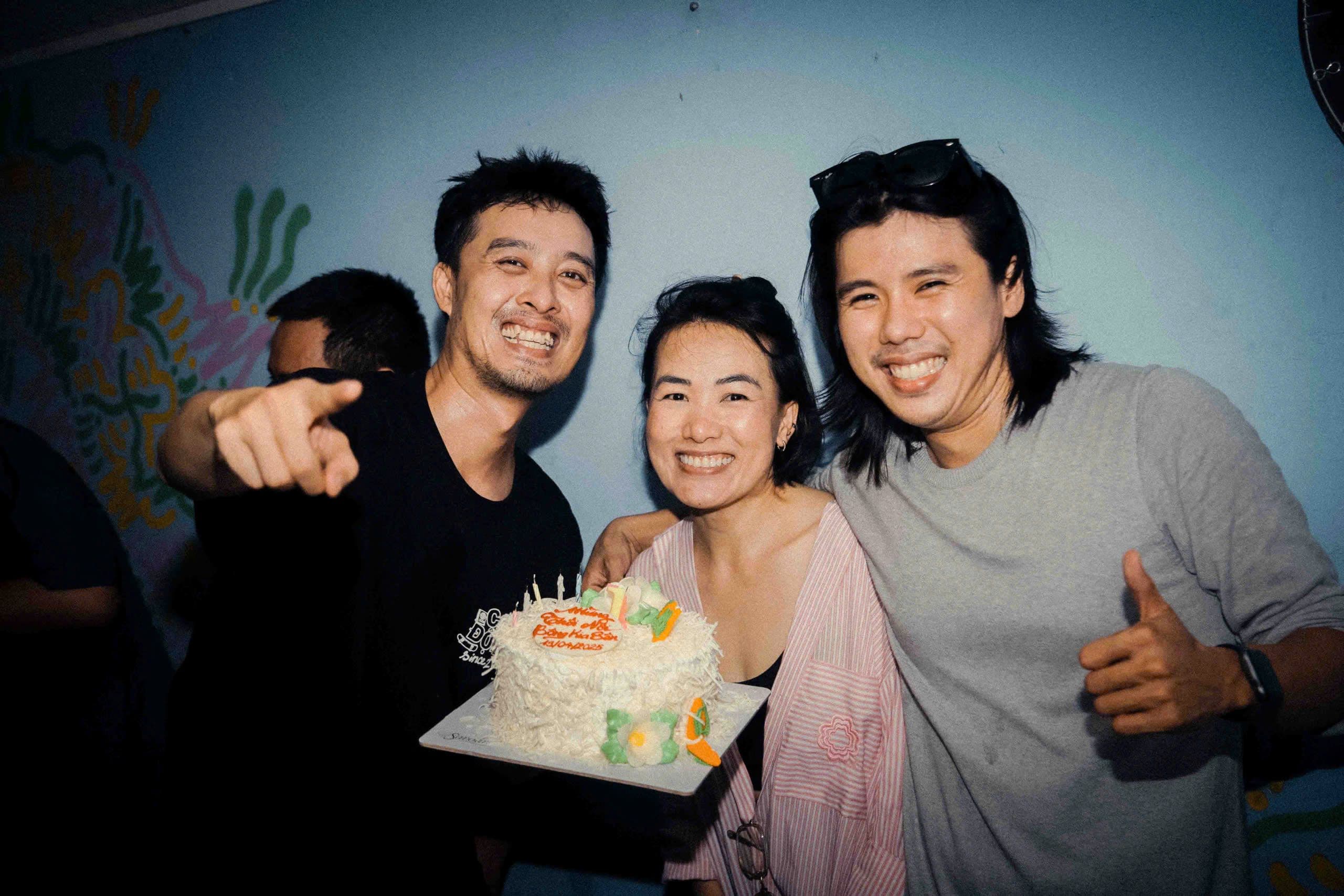 party fun cake saigon cool nightlife