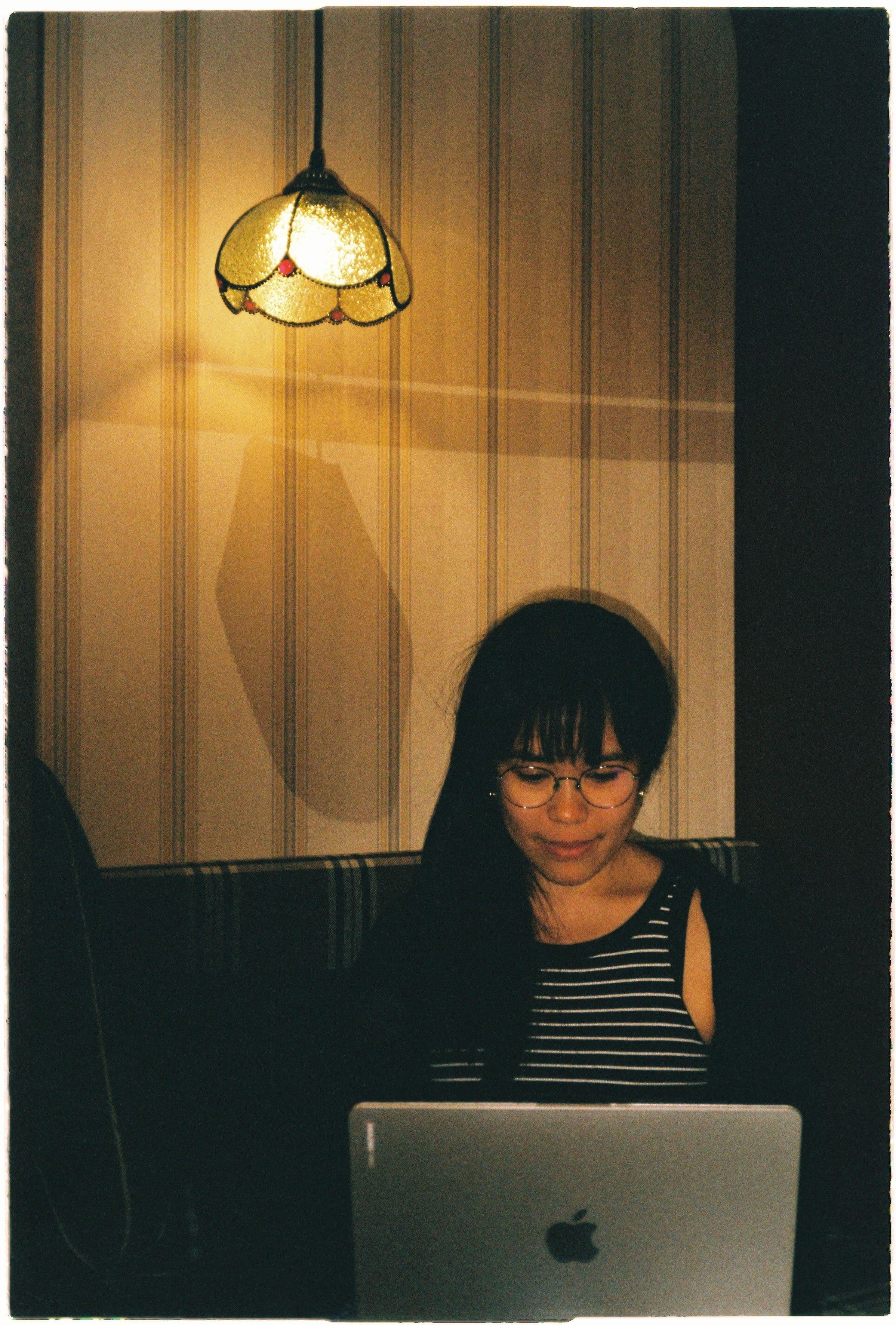 val saksornchai at the cafe 