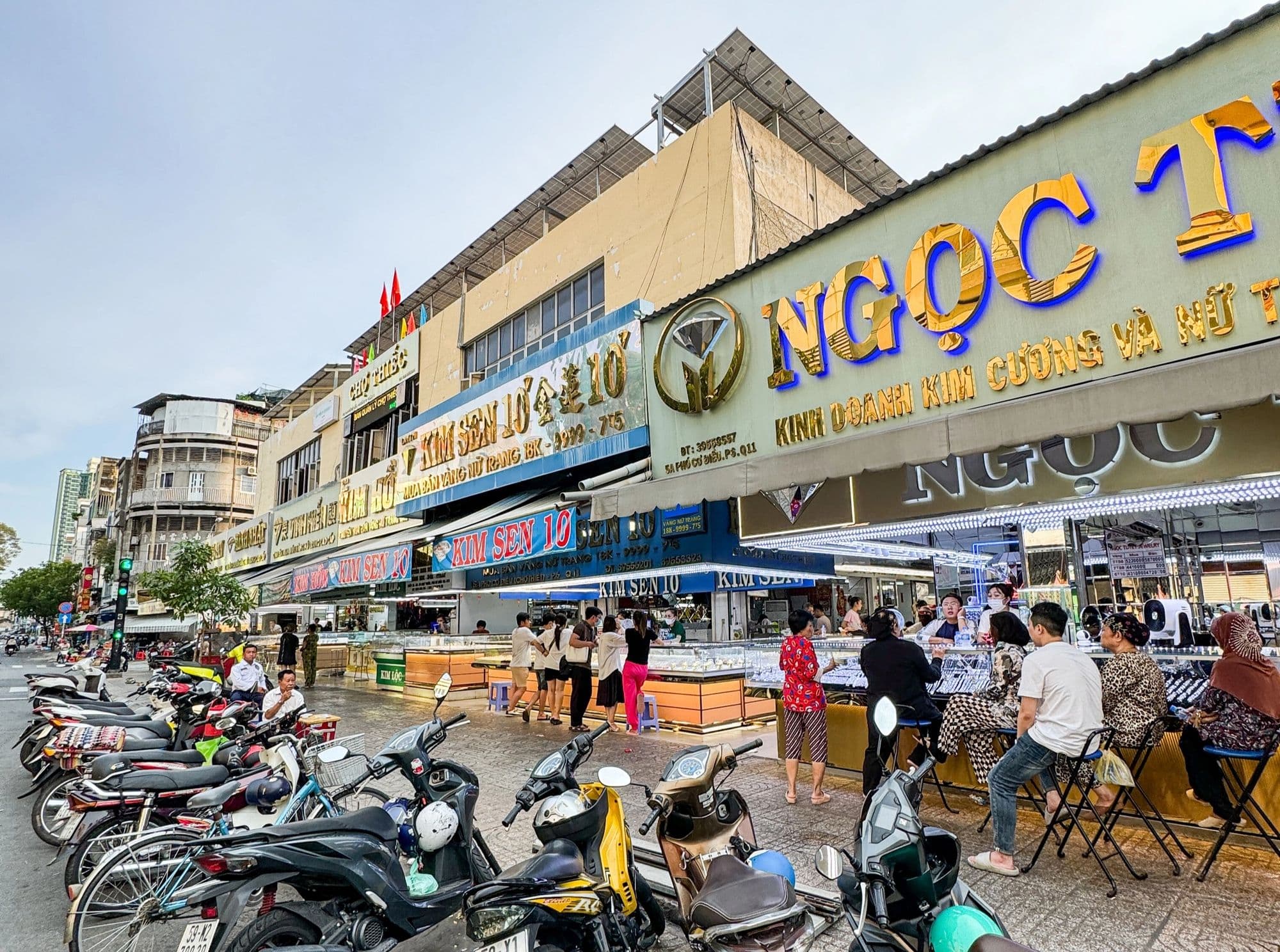 cho thiec market district 11 Ho Chi Minh City Saigon Vietnam