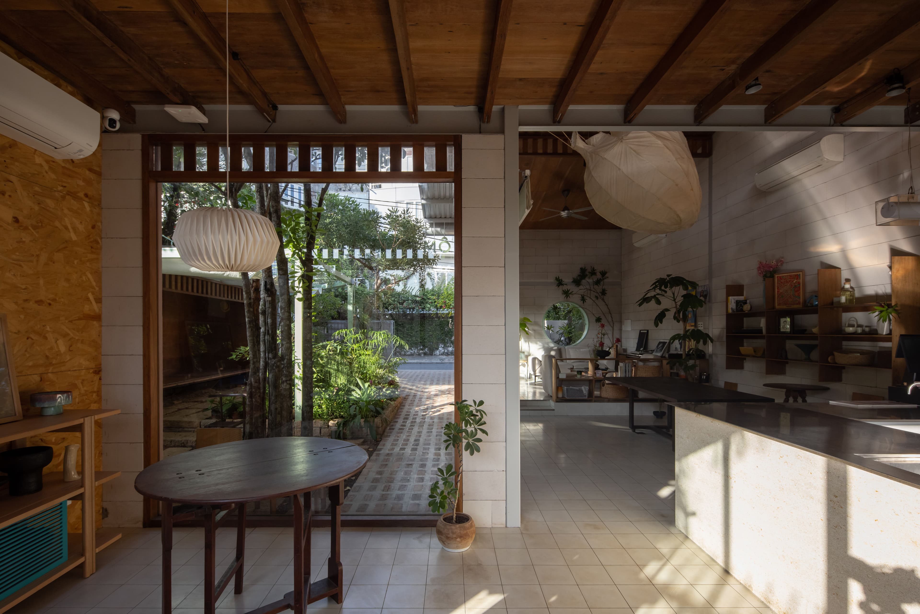 inside view of hom cafe thao dien 