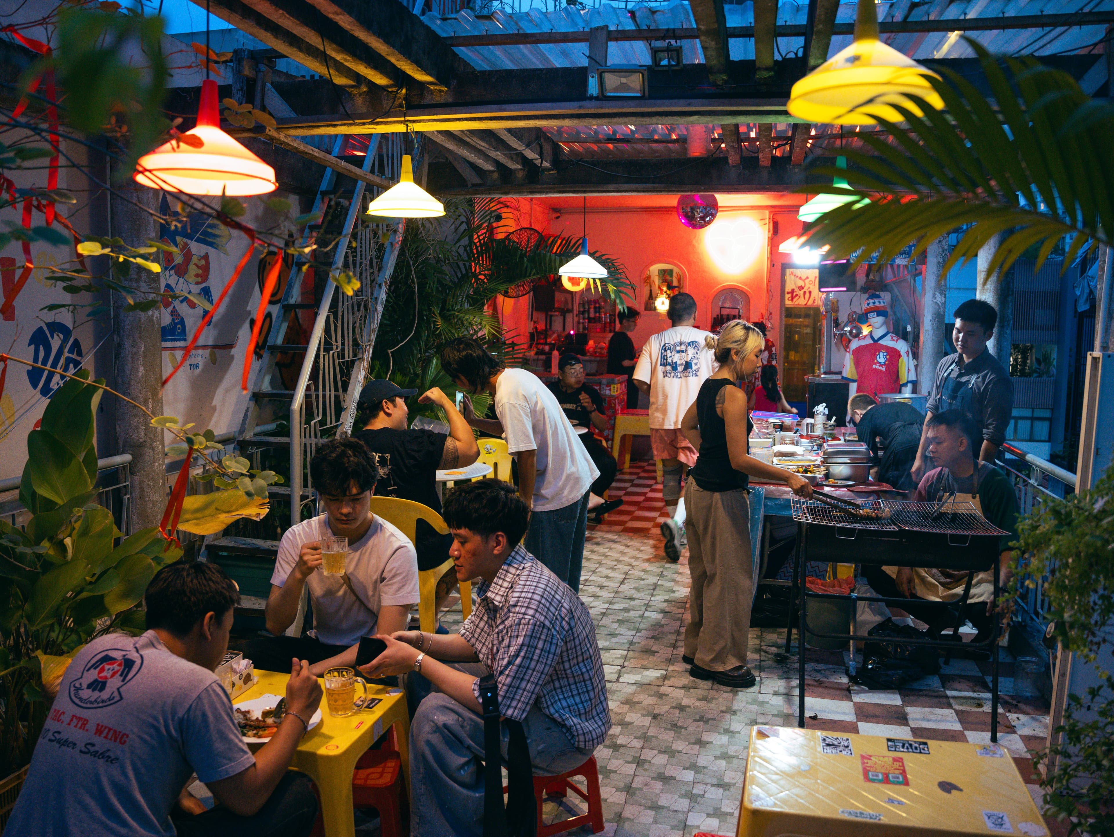 neo bar cafe deme brewing district 3 Ho Chi Minh City Saigon Vietnam