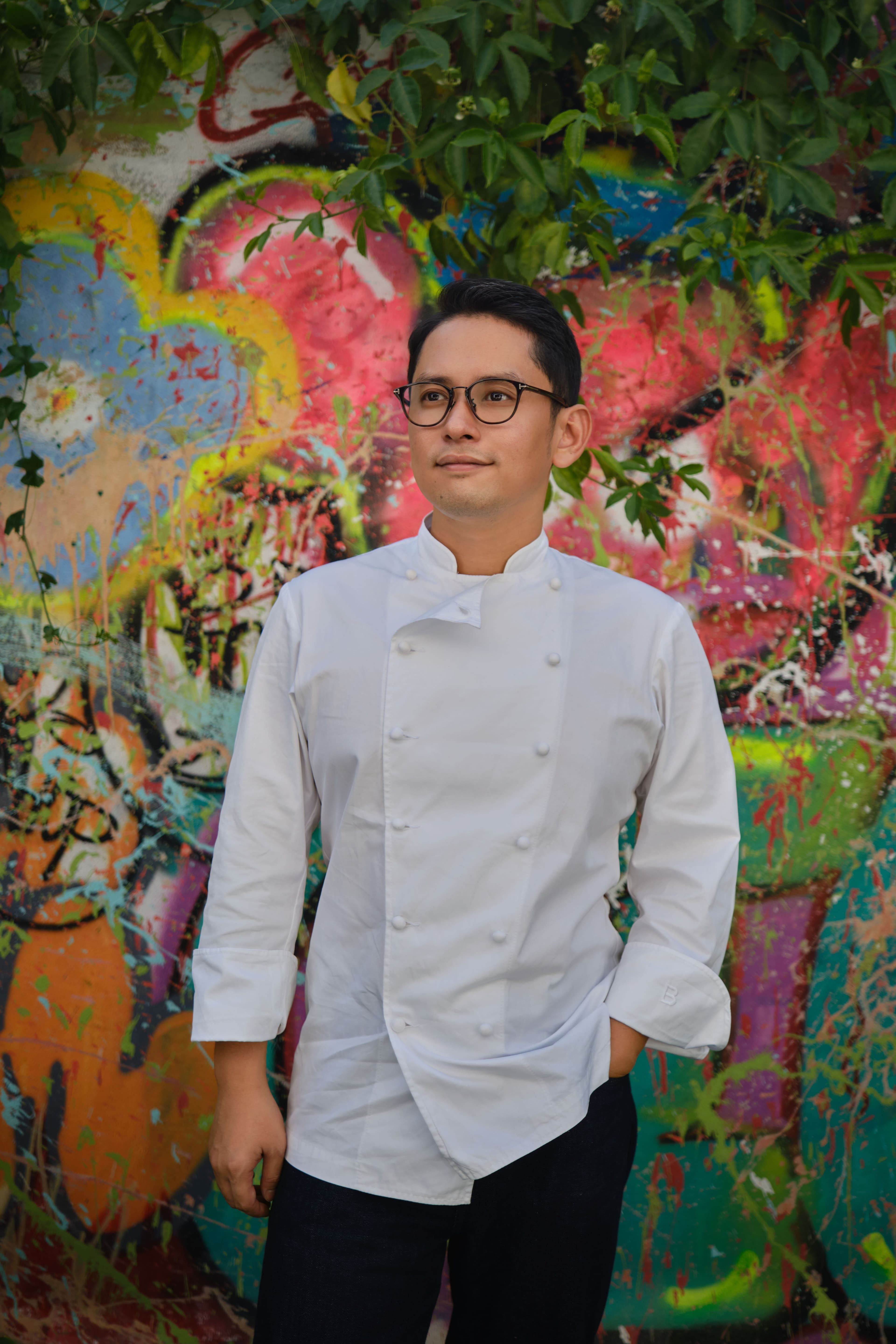 chef and owner viet hong