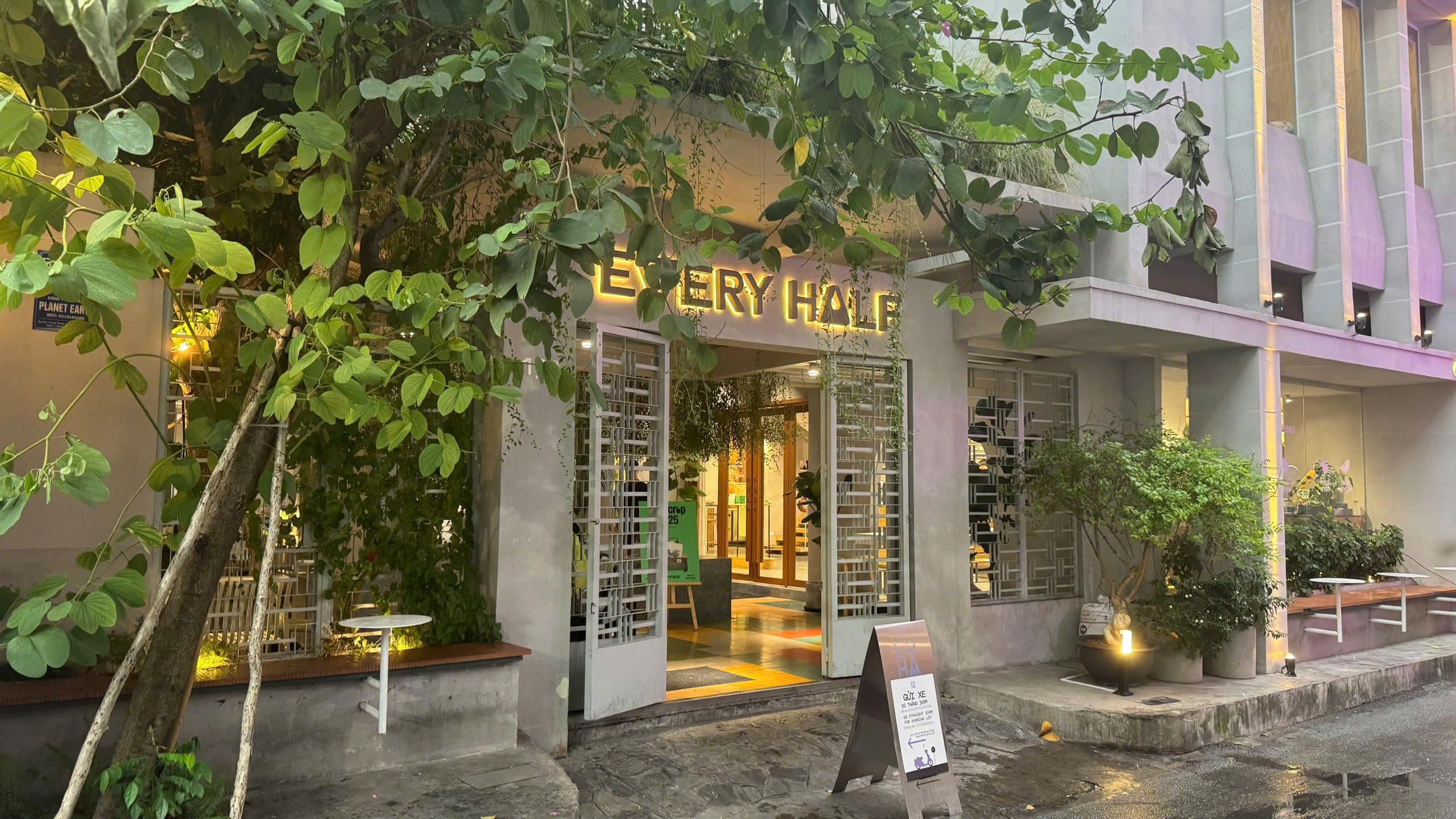 Every Half Coffee Roasters - Ngô Văn Năm location 